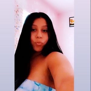 Meet your Posher, Laudia